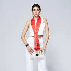 Řetězové hedvábné šátky