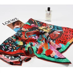 Červená hedvábná saténová šála